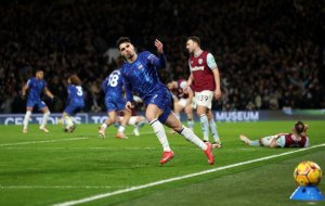 Tranh cãi bàn gỡ hòa của Chelsea trước West Ham